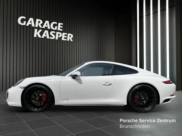 Porsche 911 Carrera 4 GTS