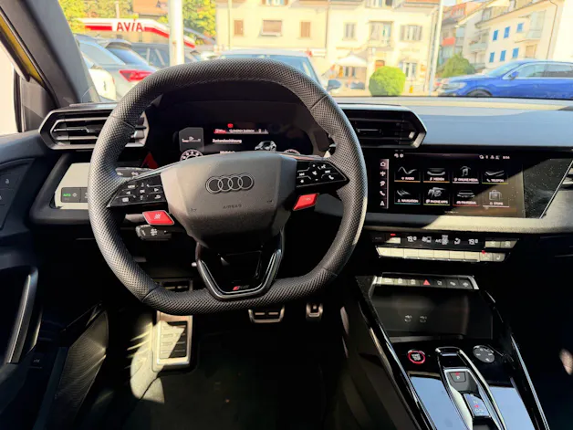 Audi RS3 SPORTBACK 2.5 400 PS TFSI QUATTRO *** 5 JAHRE AUDI WERKSGARANTIE & KERAMIK BREMSEN ***