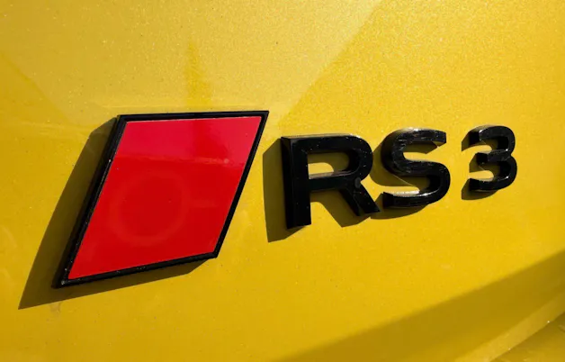Audi RS3 SPORTBACK 2.5 400 PS TFSI QUATTRO *** 5 JAHRE AUDI WERKSGARANTIE & KERAMIK BREMSEN ***
