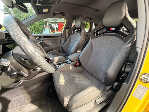 Audi RS3 SPORTBACK 2.5 400 PS TFSI QUATTRO *** 5 JAHRE AUDI WERKSGARANTIE & KERAMIK BREMSEN ***