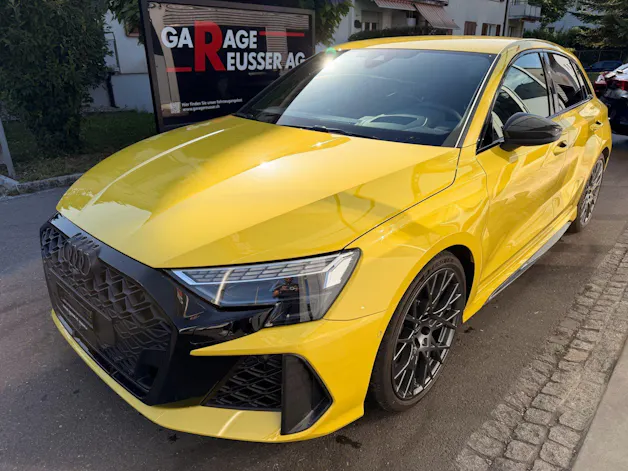 Audi RS3 SPORTBACK 2.5 400 PS TFSI QUATTRO *** 5 JAHRE AUDI WERKSGARANTIE & KERAMIK BREMSEN ***