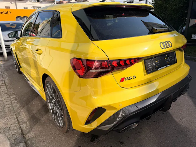Audi RS3 SPORTBACK 2.5 400 PS TFSI QUATTRO *** 5 JAHRE AUDI WERKSGARANTIE & KERAMIK BREMSEN ***