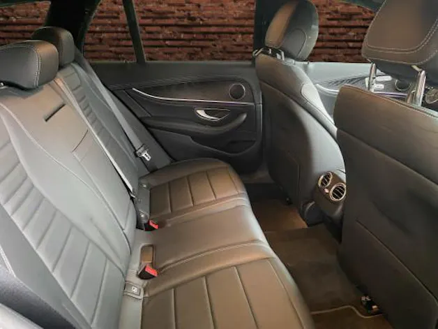 Mercedes-Benz E 220 d T 4M Swiss Star