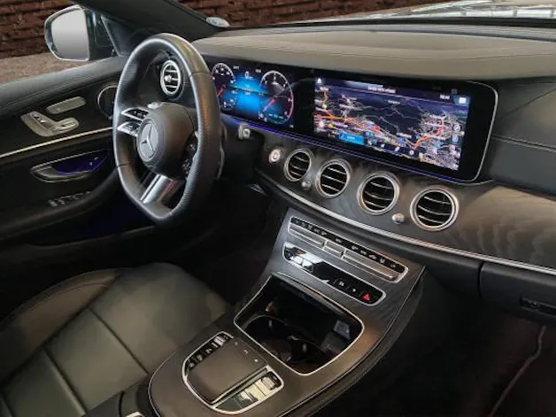 Mercedes-Benz E 220 d T 4M Swiss Star