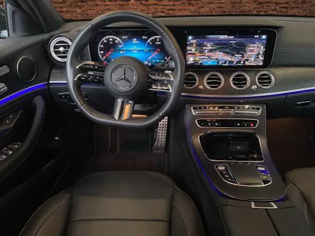 Mercedes-Benz E 220 d T 4M Swiss Star