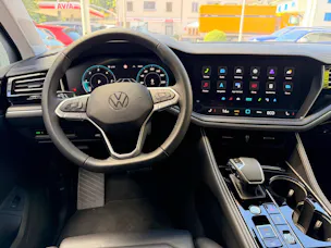 VW Touareg 3.0 TDI 231PS 4MOTION ***INNOVISIONS COCKPIT & ANHÄNGEKUPPLUNG ***