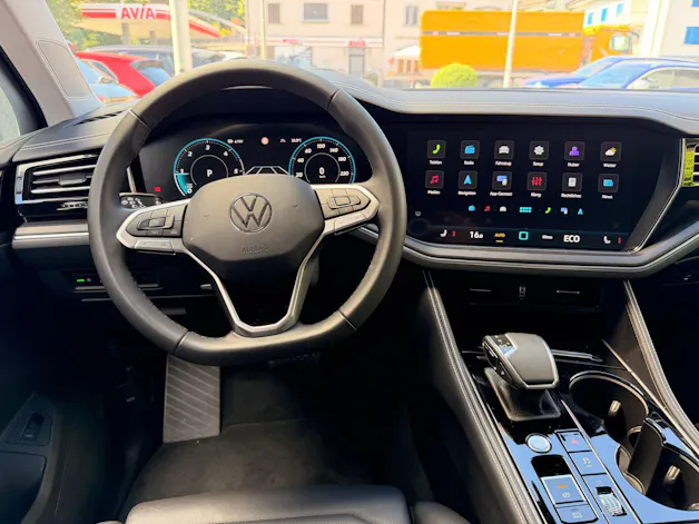 VW Touareg 3.0 TDI 231PS 4MOTION ***INNOVISIONS COCKPIT & ANHÄNGEKUPPLUNG ***