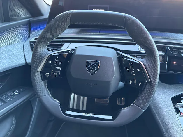 Peugeot 3008 145 e-DCS6 Hybrid GT