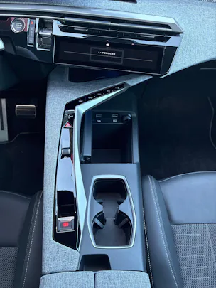 Peugeot 3008 145 e-DCS6 Hybrid GT