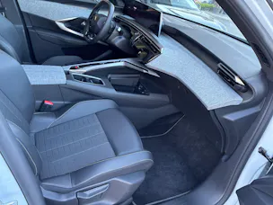 Peugeot 3008 145 e-DCS6 Hybrid GT