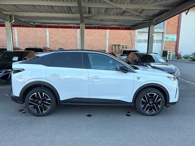Peugeot 3008 145 e-DCS6 Hybrid GT