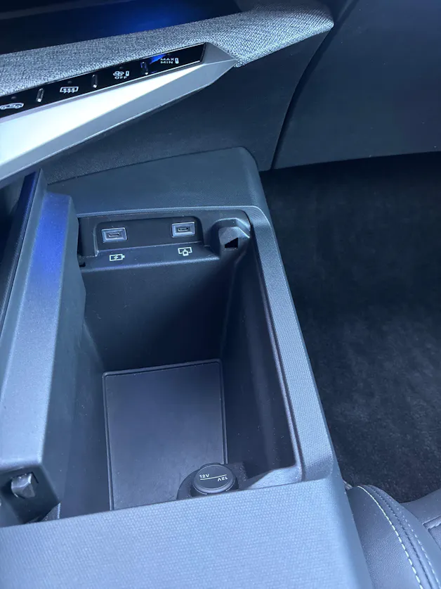 Peugeot 3008 145 e-DCS6 Hybrid GT