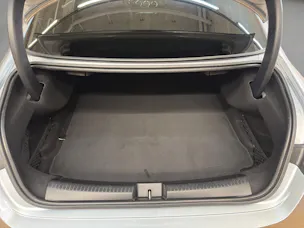 Mercedes-Benz CLA 200 - AMG / 360 Grad Kamera / Panorama-Dach / Soundsystem / Ambiente-Licht