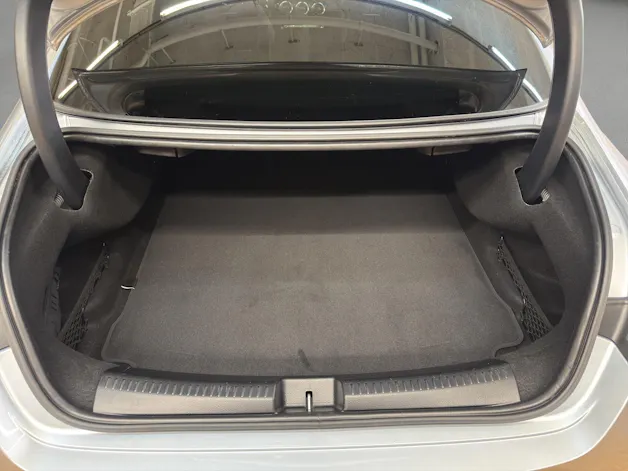 Mercedes-Benz CLA 200 - AMG / 360 Grad Kamera / Panorama-Dach / Soundsystem / Ambiente-Licht