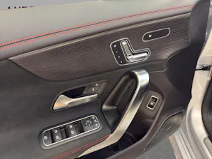 Mercedes-Benz CLA 200 - AMG / 360 Grad Kamera / Panorama-Dach / Soundsystem / Ambiente-Licht