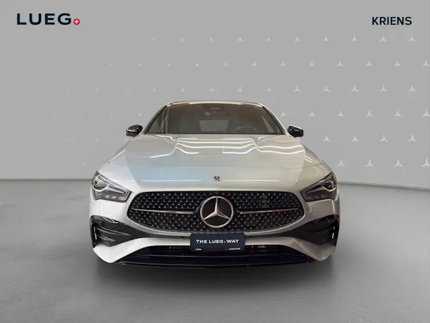 Mercedes-Benz CLA 200 - AMG / 360 Grad Kamera / Panorama-Dach / Soundsystem / Ambiente-Licht