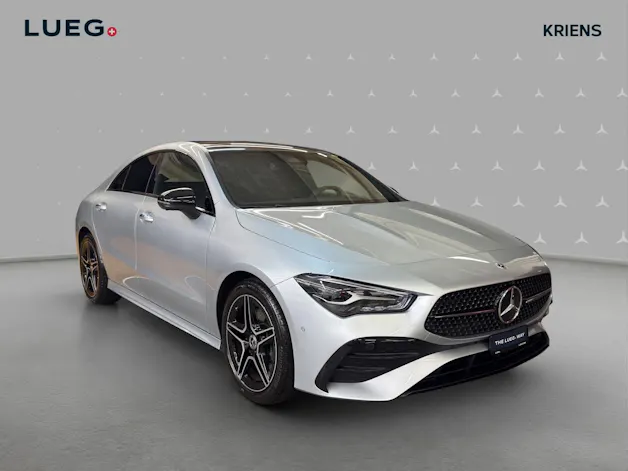 Mercedes-Benz CLA 200 - AMG / 360 Grad Kamera / Panorama-Dach / Soundsystem / Ambiente-Licht