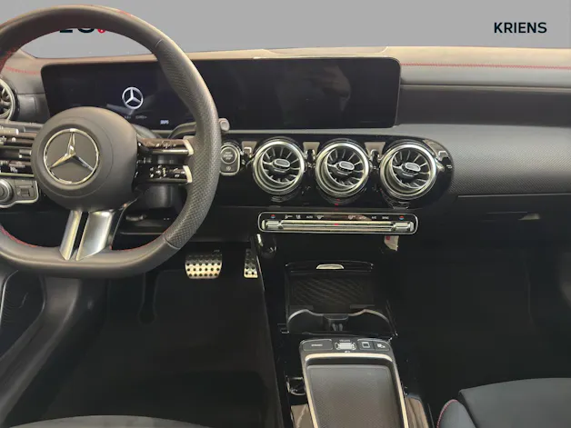 Mercedes-Benz CLA 200 - AMG / 360 Grad Kamera / Panorama-Dach / Soundsystem / Ambiente-Licht