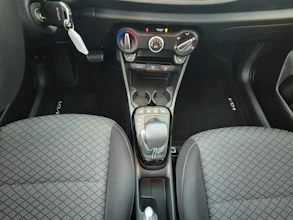 https://vehicle.imgix.net/4358914/e0f530cb-a00f-40ee-9c28-5030a0daeb60.jpg