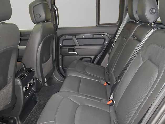 Land Rover Defender 110 3.0 D I6 350 X-Dynamic HSE