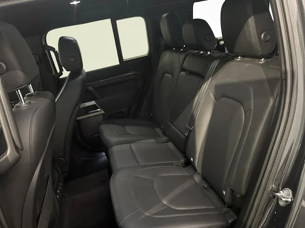 Land Rover Defender 110 3.0 D I6 S