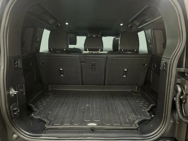 Land Rover Defender 110 3.0 D I6 S