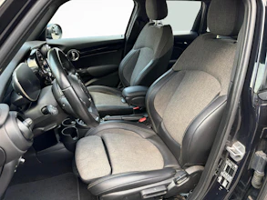 https://vehicle.imgix.net/4359230/1893368c-932b-4cd8-9c87-bee4505b8955.jpg