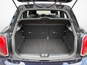 https://vehicle.imgix.net/4359230/c9f2ab84-13dc-4018-a78a-f60616c63b1c.jpg