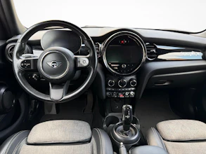 https://vehicle.imgix.net/4359230/edd38ffd-303f-4c15-88bd-de633d85722a.jpg