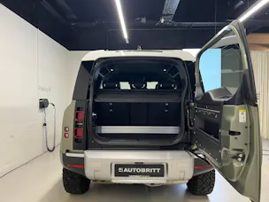 Land Rover Defender 90 3.0 D I6 250 SE