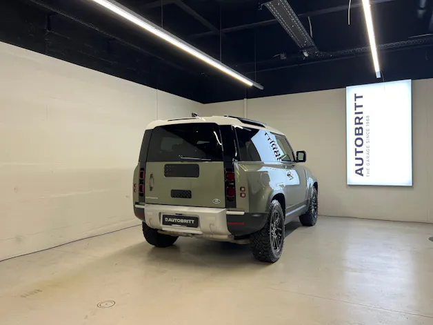 Land Rover Defender 90 3.0 D I6 250 SE