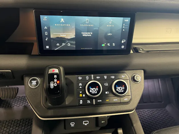 Land Rover Defender 90 3.0 D I6 250 SE