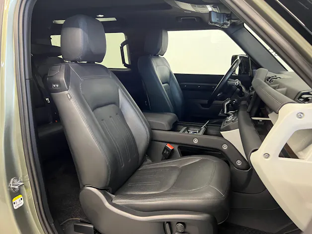 Land Rover Defender 90 3.0 D I6 250 SE