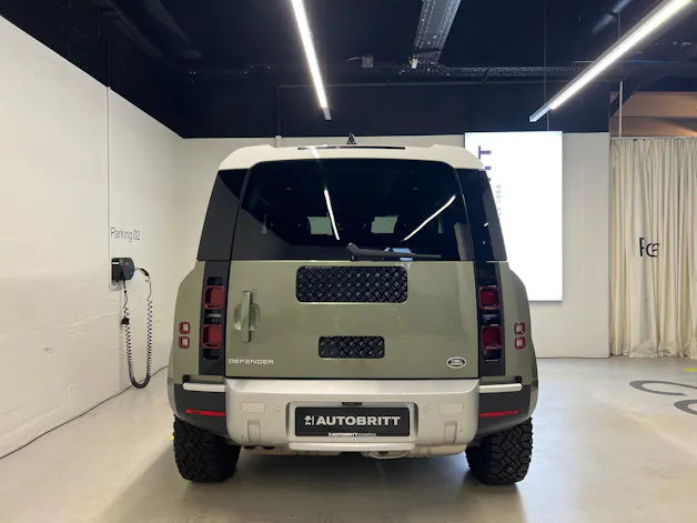 Land Rover Defender 90 3.0 D I6 250 SE