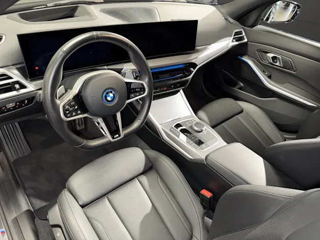 BMW 330e xDrive Touring M Sport