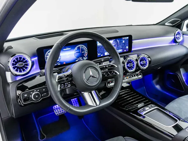 Mercedes-Benz A 250 e AMG Line