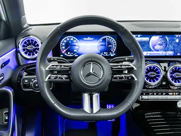 Mercedes-Benz A 250 e AMG Line