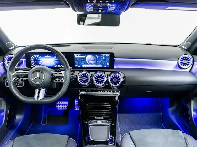 Mercedes-Benz A 250 e AMG Line