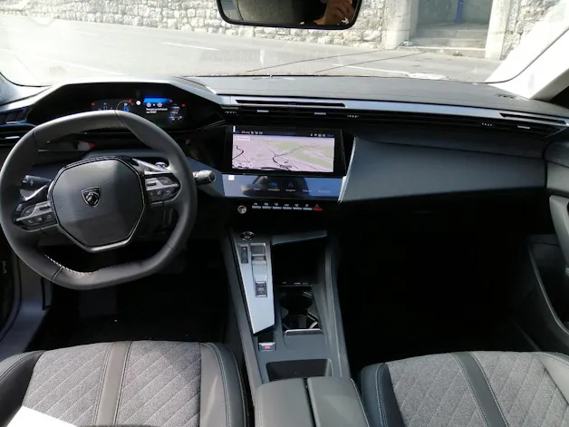 Peugeot 408 1.6 PHEV 225 Allure Pack
