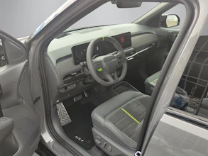 https://vehicle.imgix.net/4359357/cc8bf4ad-0641-4289-a228-b47dfaa5b945.jpg