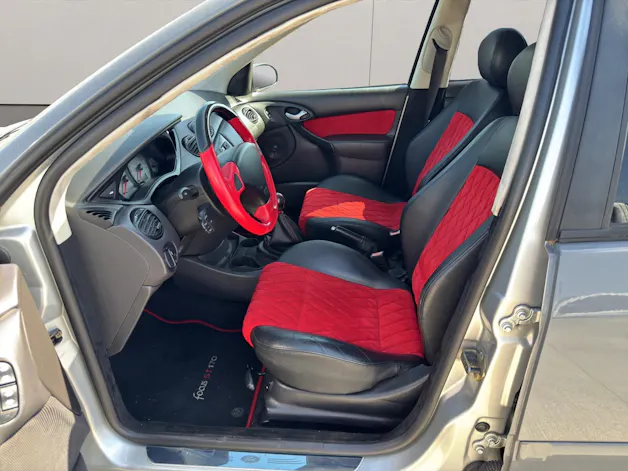 Ford Focus 2.0i 16V ST170