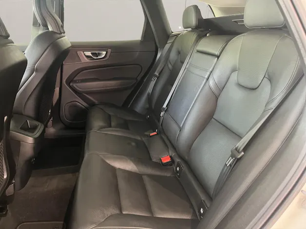 Volvo XC60 2.0 B4 MH Momentum AWD