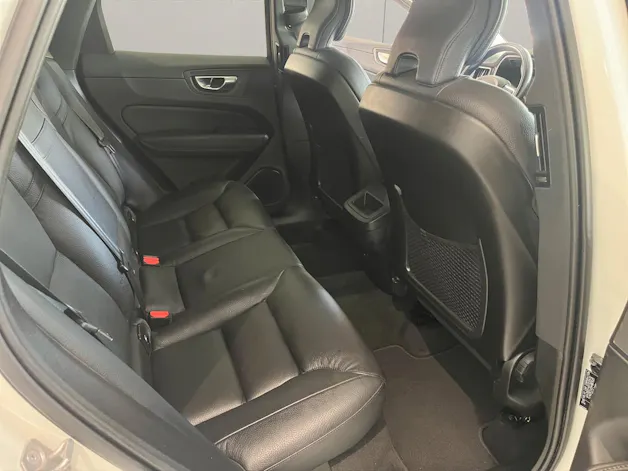 Volvo XC60 2.0 B4 MH Momentum AWD