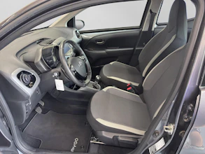 https://vehicle.imgix.net/4359482/eea1fef7-77e3-4c0f-8d74-4f02816cb1a4.jpg