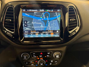 https://vehicle.imgix.net/4359515/111213f4-687a-4636-93f1-d54648ff321f.jpeg