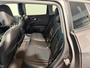 https://vehicle.imgix.net/4359515/582f1016-6404-4360-9f76-0435b0b14b33.jpeg