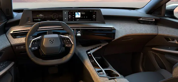 PEUGEOT 5008 e-Allure AWD
