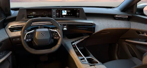 Fahrzeugbild PEUGEOT 5008 e-Allure AWD