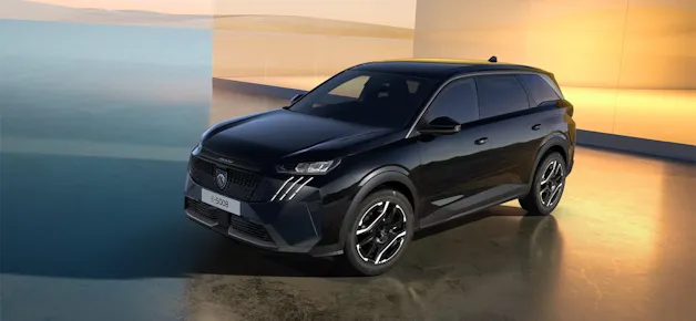 PEUGEOT 5008 e-Allure AWD