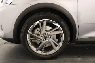 https://vehicle.imgix.net/4359609/2c203a84-8b2c-4398-a976-667e4ff03c47.JPG